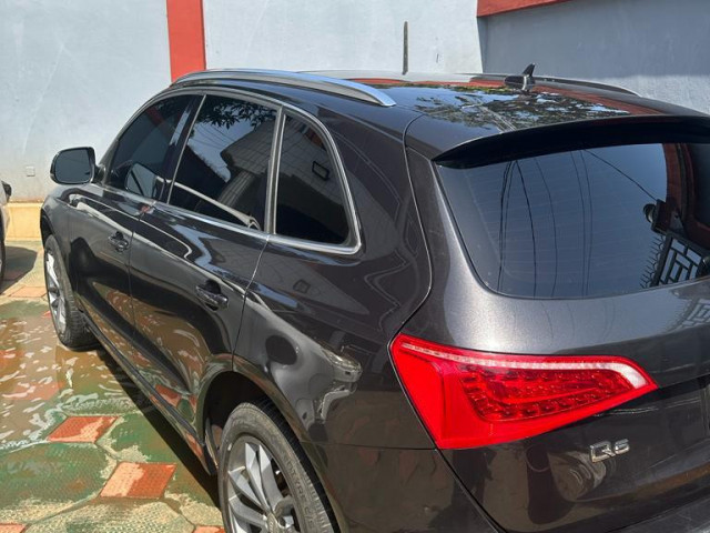 Audi Q5, Voitures, Conakry