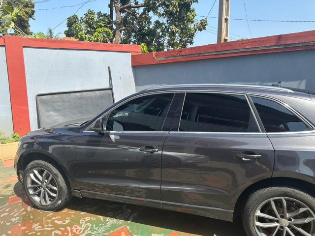 Audi Q5, Voitures, Conakry