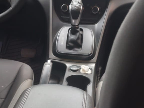 Ford Escape, Voitures, Conakry