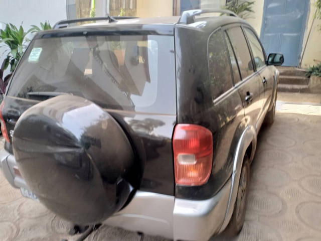 Toyota RAV4, Voitures, Conakry