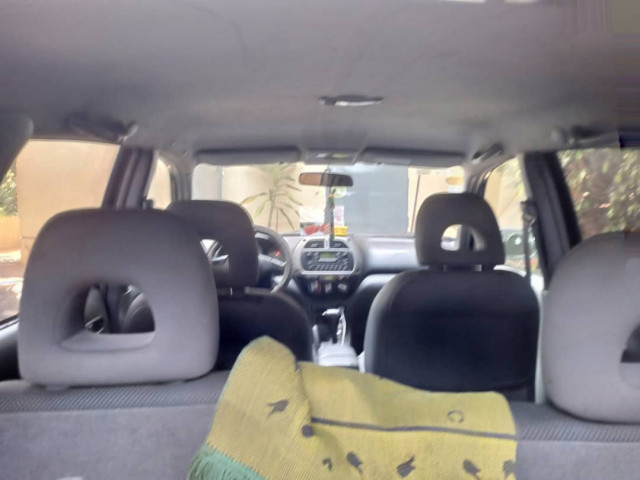 Toyota RAV4, Voitures, Conakry