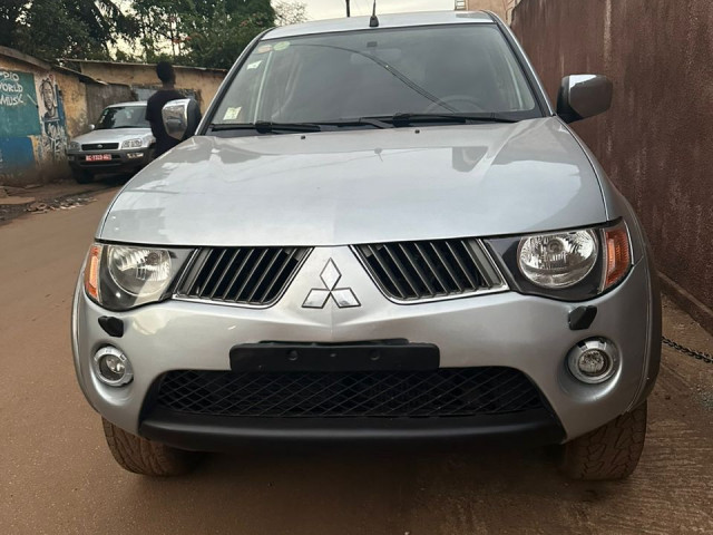 Mitsubishi L200, Voitures, Conakry