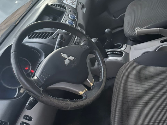 Mitsubishi L200, Voitures, Conakry