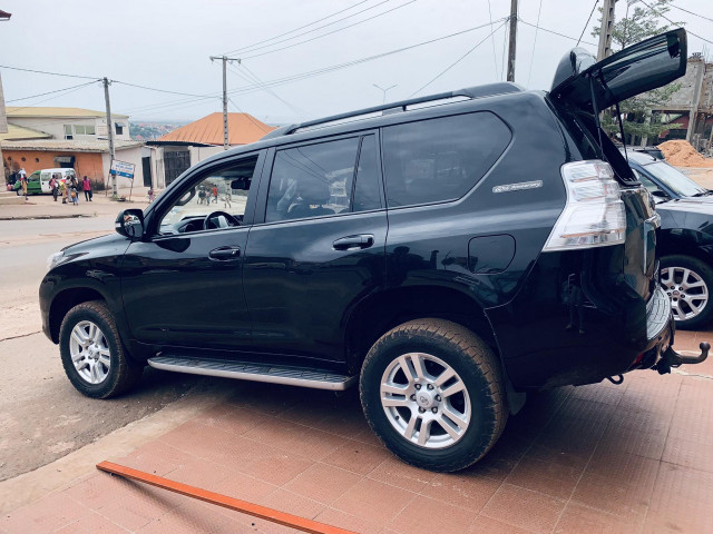 Toyota Land Cruiser Prado, Voitures, Conakry
