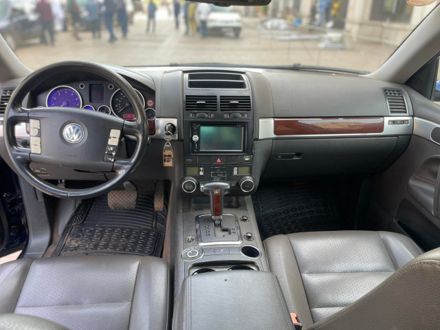 Volkswagen Touareg, Voitures, Conakry