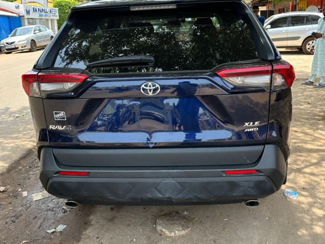 Toyota RAV4, Voitures, Conakry