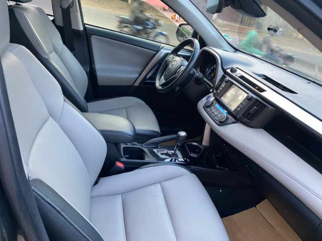 Toyota RAV4, Voitures, Conakry