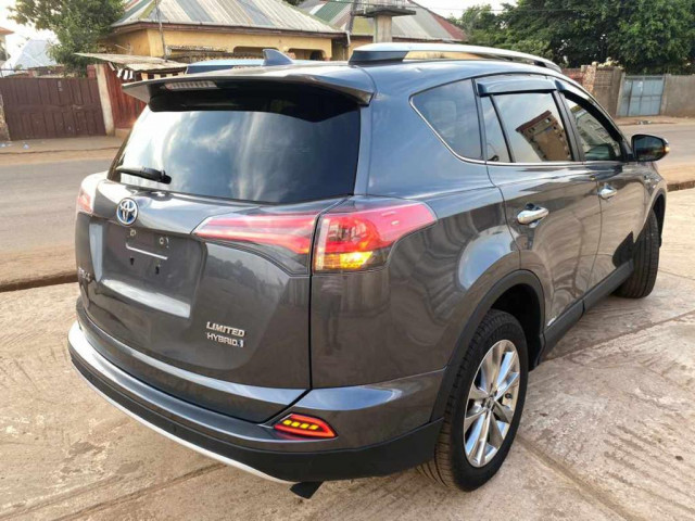 Toyota RAV4, Voitures, Conakry