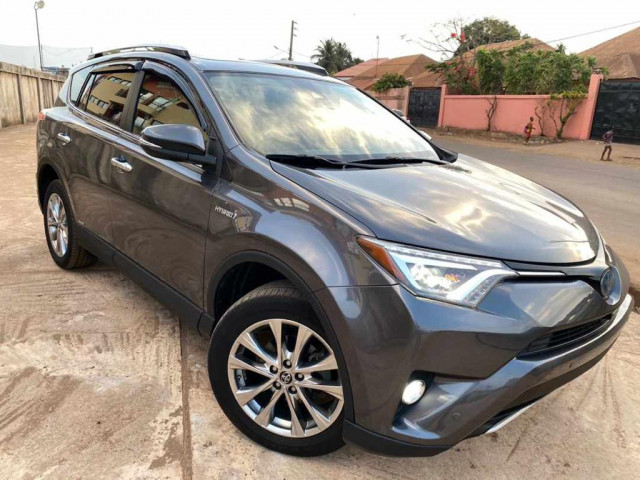 Toyota RAV4, Voitures, Conakry
