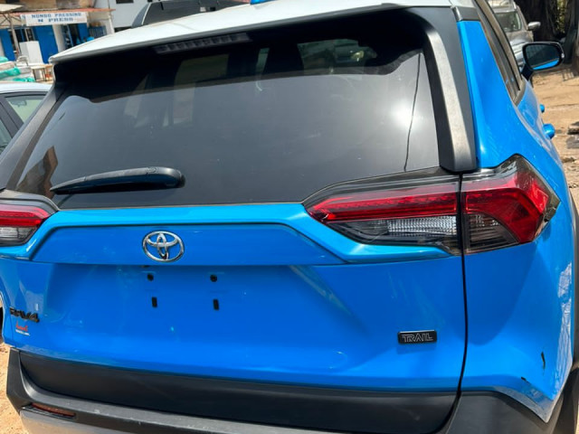 Toyota RAV4, Voitures, Conakry