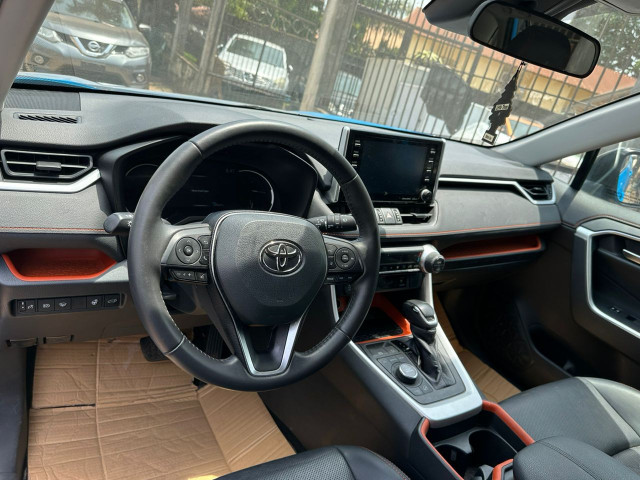 Toyota RAV4, Voitures, Conakry