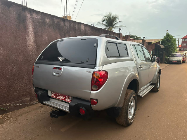 Mitsubishi L200, Voitures, Conakry