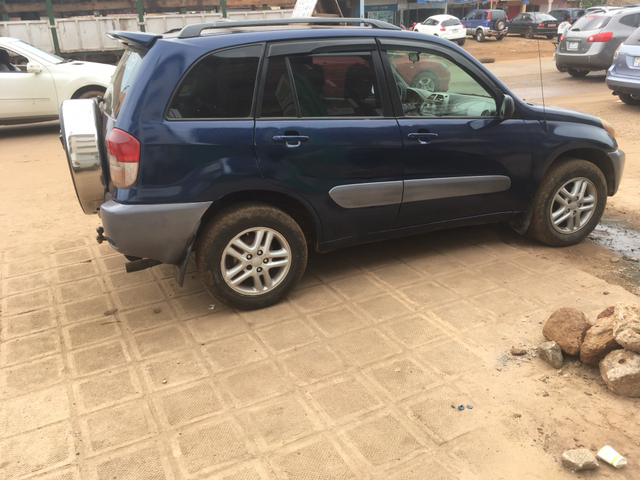 Toyota RAV4, Voitures, Conakry
