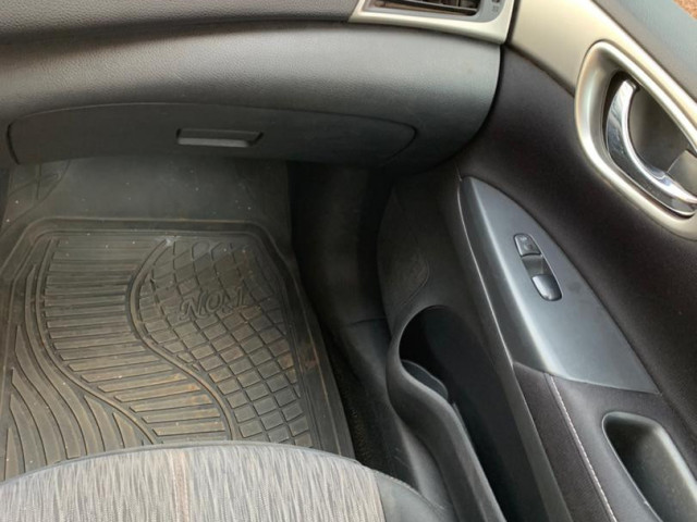 Nissan Sentra, Voitures, Conakry