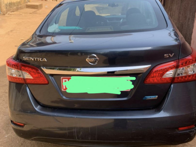 Nissan Sentra, Voitures, Conakry
