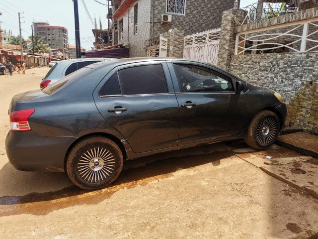 Toyota Yaris, Voitures, Conakry