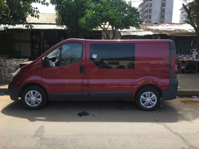 Opel Vivaro, Camions - Autobus, Conakry