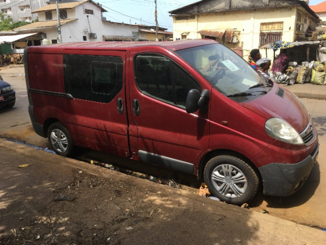 Opel Vivaro, Camions - Autobus, Conakry