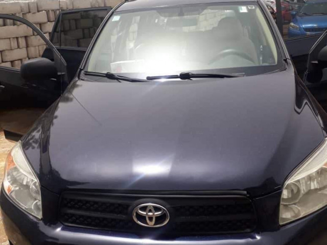 Toyota RAV4, Voitures, Conakry
