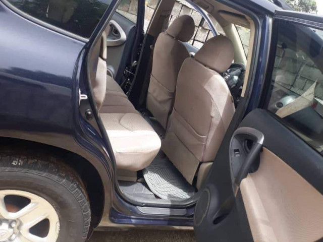 Toyota RAV4, Voitures, Conakry