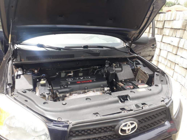 Toyota RAV4, Voitures, Conakry