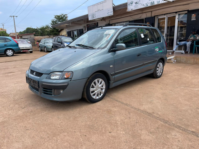 Mitsubishi Space Star, Voitures, Conakry