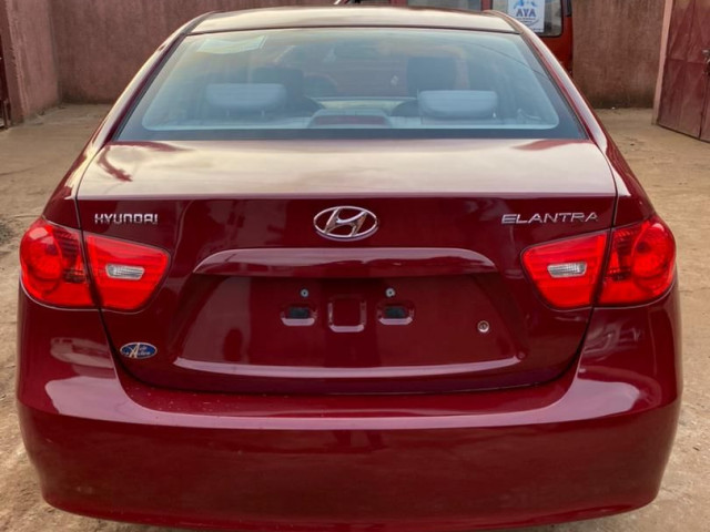 Hyundai Elantra, Voitures, Conakry
