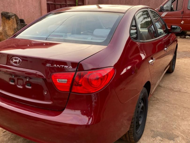 Hyundai Elantra, Voitures, Conakry