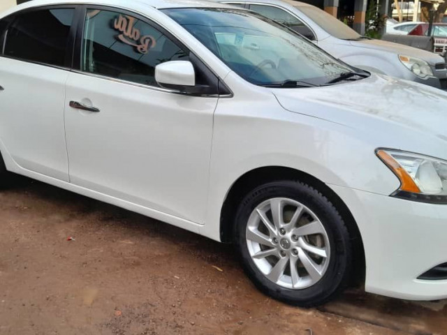 Nissan Sentra, Voitures, Conakry