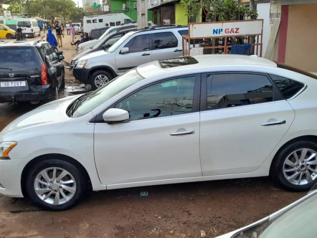 Nissan Sentra, Voitures, Conakry