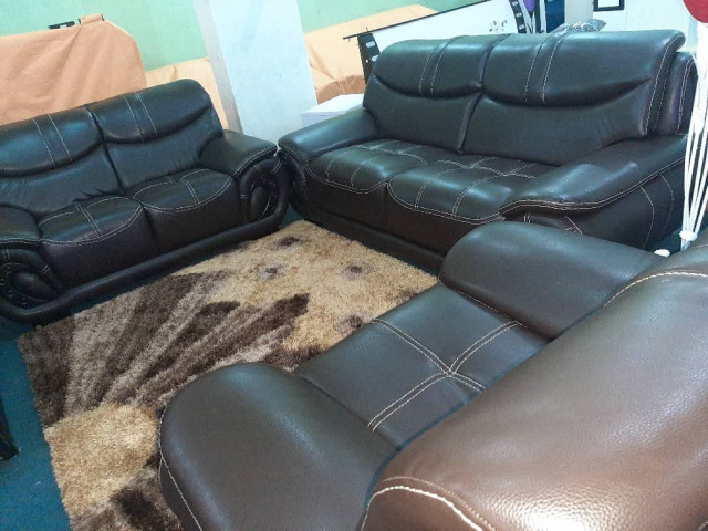 Différents Fauteuils, Lits - Fauteuils, Conakry