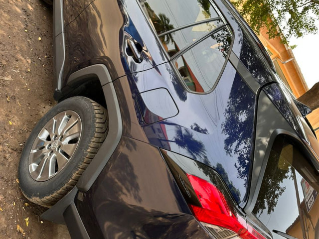 Toyota RAV4, Voitures, Conakry