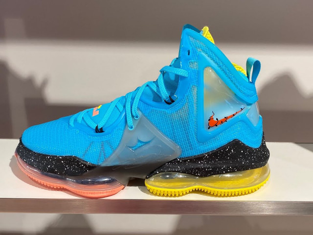 Chaussures Nike Men's LeBron 19 Sketch, Chaussures, Conakry