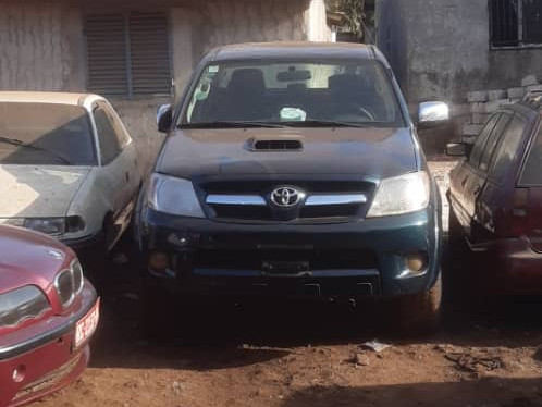 Toyota Hilux, Voitures, Conakry