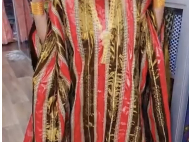 Robe Bazin, Vêtements, Conakry