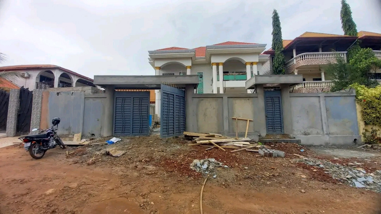 Bâtiment à Kobayah, Maisons, Conakry