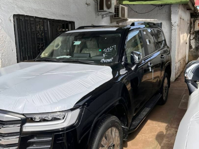 Toyota Land Cruiser, Voitures, Conakry