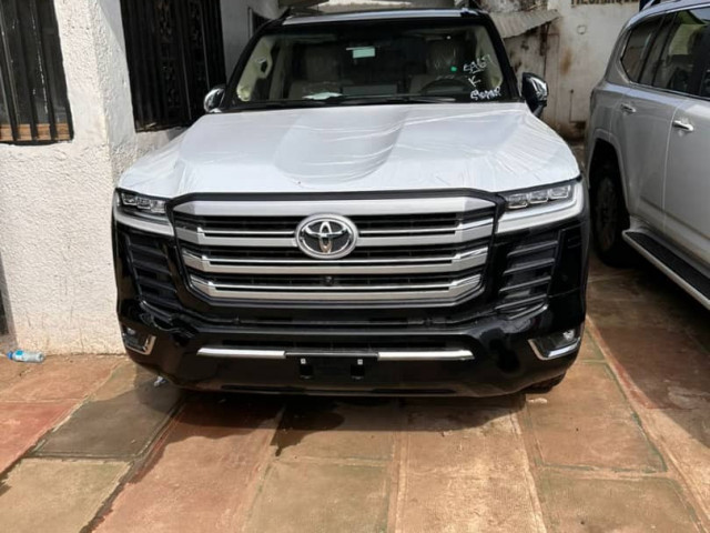 Toyota Land Cruiser, Voitures, Conakry