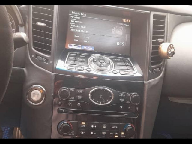 Infinity FX35, Voitures, Conakry