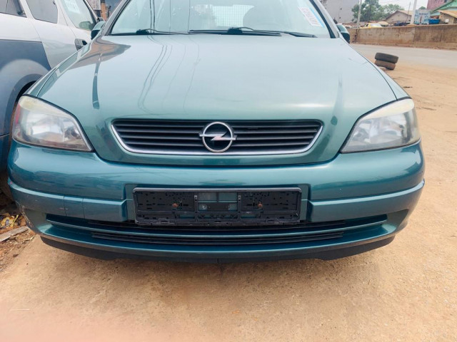 Opel Astra, Voitures, Conakry