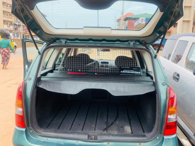 Opel Astra, Voitures, Conakry