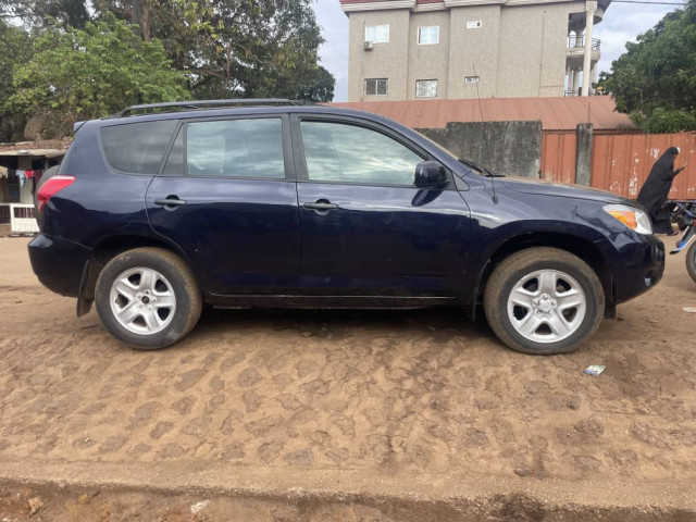 Toyota RAV4, Voitures, Conakry