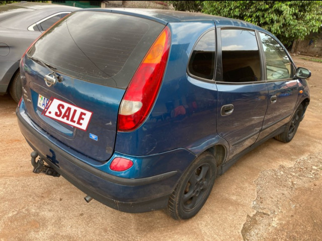 Nissan Almera Tino, Voitures, Conakry