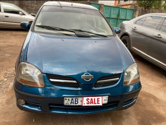 Nissan Almera Tino, Voitures, Conakry