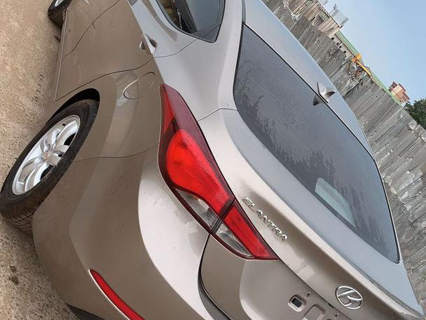 Hyundai Elantra, Voitures, Conakry