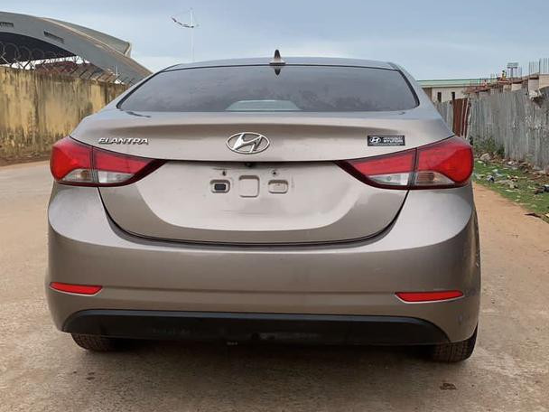Hyundai Elantra, Voitures, Conakry