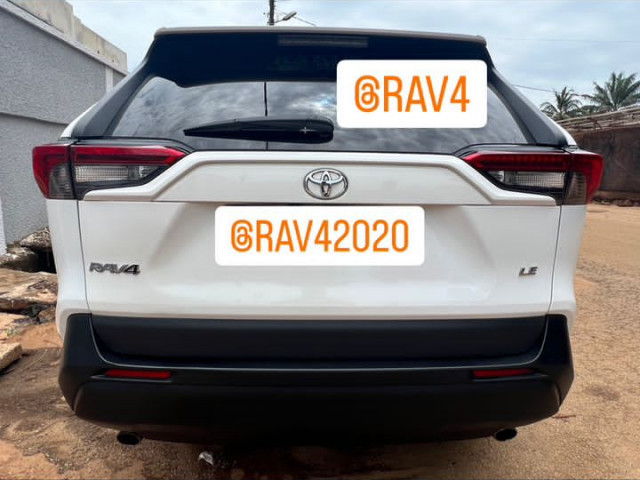 Toyota RAV4, Voitures, Conakry