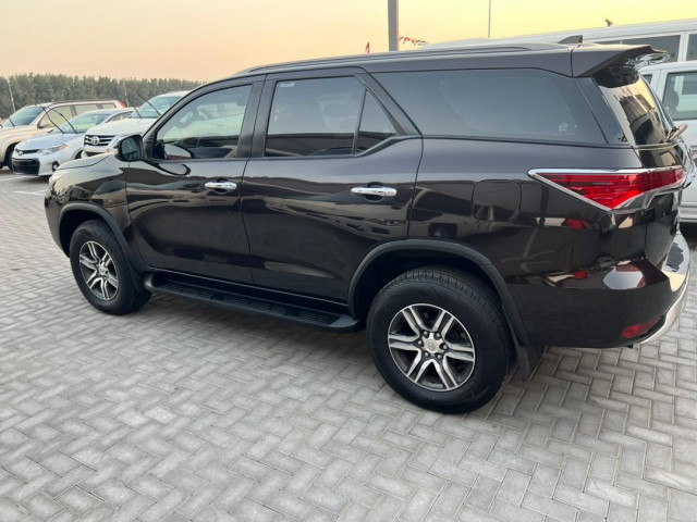 Toyota Fortuner, Voitures, Conakry