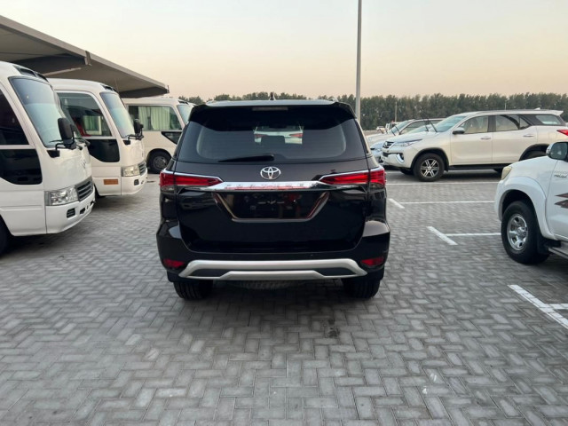 Toyota Fortuner, Voitures, Conakry