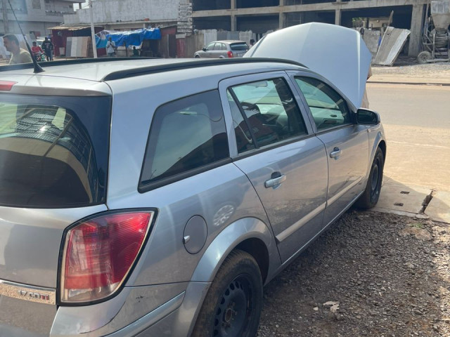 Opel Astra, Voitures, Conakry